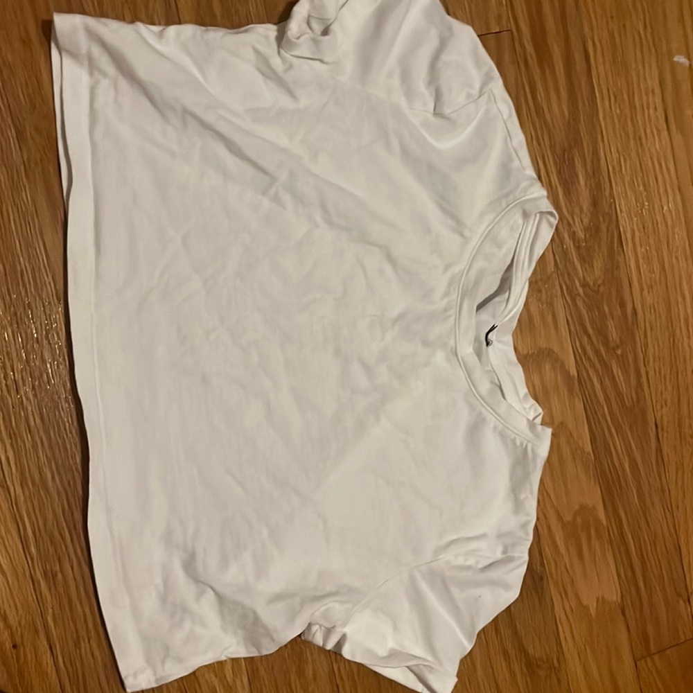 hollister cropped tee